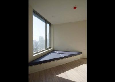 All Seasons Mansion  3 Bedroom Ploenchit Condo For Rent