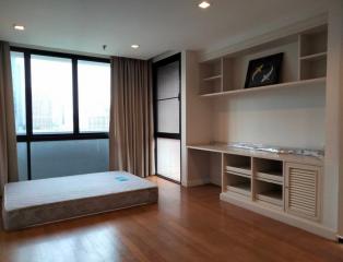 2 Bed Condo For Rent in Ratchadamri BR9559CD