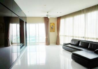 3 Bed Condo For Rent in Asoke BR11339CD