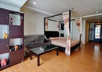 Trendy Condo  2 Bed Condo For Rent in Nana