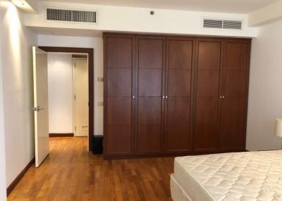 1 Bedroom For Rent in Langsuan Ville