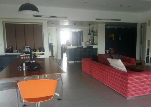 Polo Park  2 Bedroom Condo in Ratchadamri