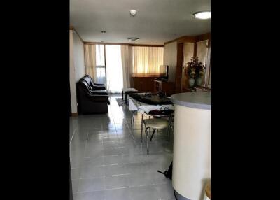 Supalai Place  2 Bedroom Condo in Sukhumvit 39