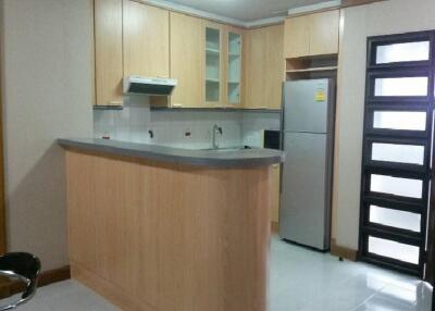 Supalai Place  2 Bedroom Condo in Sukhumvit 39