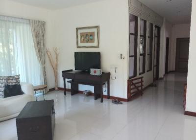 3 Bedroom House For Rent in Phrom Phong