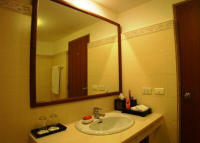 1 Bedroom For Rent in Sukhumvit Suites Condo Nana