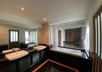 3 Bedroom Apartment in Sathorn