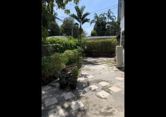 3 Bedroom House For Rent in Thong Lo