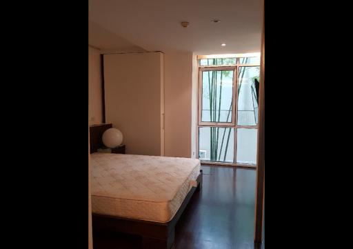 2 Bedroom Condo For Rent in Urbana Sukhumvit