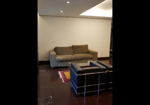 2 Bedroom Condo For Rent in Urbana Sukhumvit