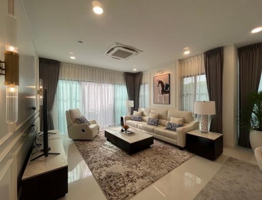 Nantawan Rama 9-Krungthepkreetha  4 Bedroom House For Rent