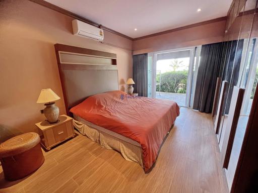 2 Bedrooms Condo in Baan Somprasong Na Jomtien C011321