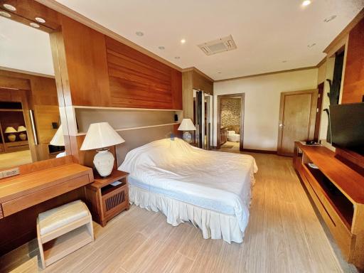 2 Bedrooms Condo in Baan Somprasong Na Jomtien C011321