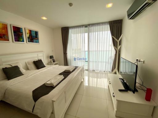 1 Bedroom Condo in Club Royal Wongamat C011317