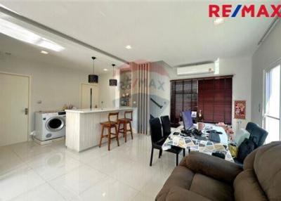 158 Sqm., 3 Beds Townhouse listed for ฿ 8,350,000.