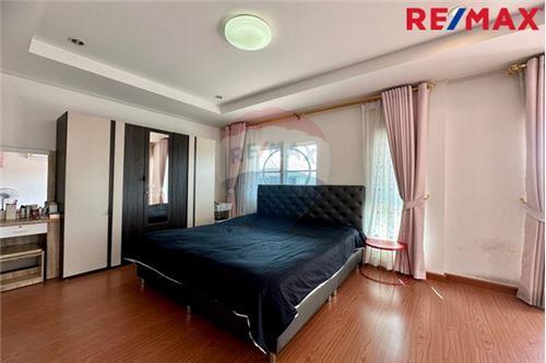 197 Sqm., 5 Beds House listed for ฿ 5,300,000.