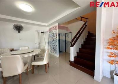 197 Sqm., 5 Beds Townhouse listed for ฿ 5,300,000.