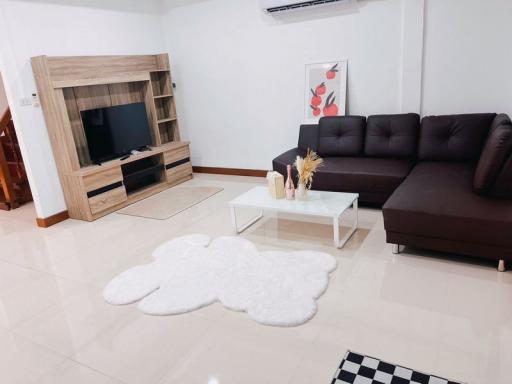 For Rent Bangkok Town House Pracha Uthit Huai Khwang