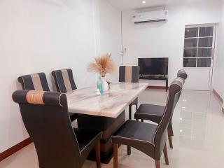 For Rent Bangkok Town House Pracha Uthit Huai Khwang