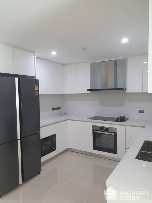 2-BR Serviced Apt. near BTS Thong Lor