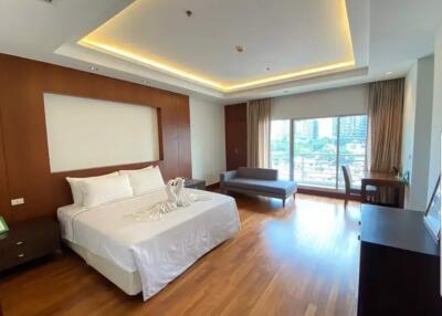 3 bed Condo in Royal Residence Park Lumphini Sub District C020689