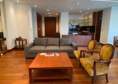 3 bed Condo in Royal Residence Park Lumphini Sub District C020689