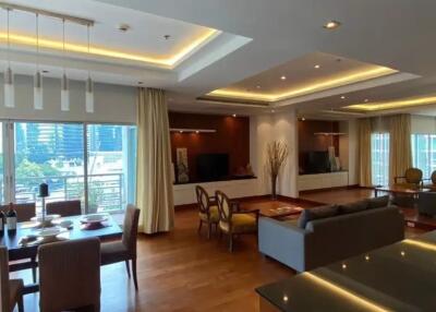 3 bed Condo in Royal Residence Park Lumphini Sub District C020689