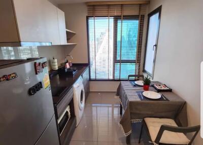 1 bed Condo in Centric Ari Station Samsennai Sub District C020688