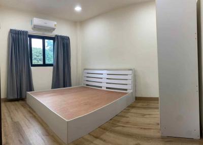 Discover this spacious 5-bed, 4-bath large house for sale in Chiang Mai, San Sai Noi . Ideal for comfortable living, with a low price of 3.79 MB.