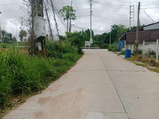 Land for sale next to Khao Mai Kaew Road, Bang Lamung, Chonburi.