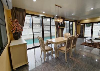 House for rent, 2-story pool villa, very good location, sea side, Thepprasit Road, Pattaya.