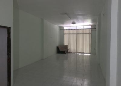 Commercial buildings near the sea available for rent, Soi Somprasong, Jomtien, Pattaya.