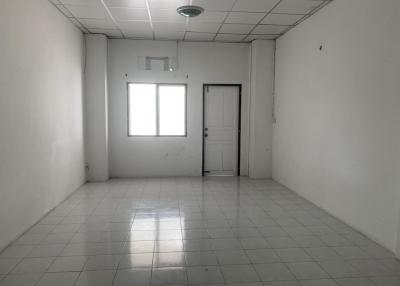 Commercial buildings near the sea available for rent, Soi Somprasong, Jomtien, Pattaya.