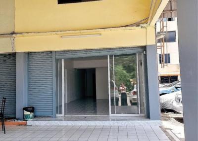 Commercial building room for sale, corner room, can do business pattaya chonburi