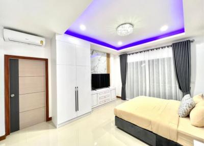 Beautiful house for sale in the village pattaya conburi