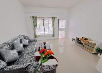 2-storey townhouse for sale, newly renovated pattaya chonburi