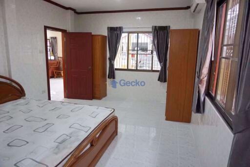 2 Bedrooms House in Eakmongkol 1 East Pattaya H008365