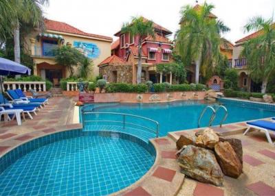 Resort for sale in the heart of Pattaya. Soi Nernplubwan, Pattaya, special price