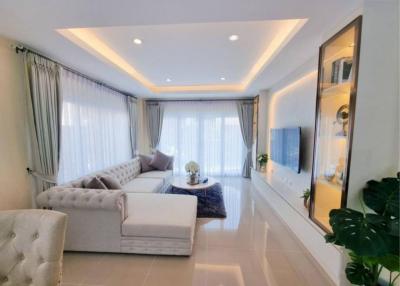 Beautiful pool villa for sale (New house in the project) Pattaya, Chonburi