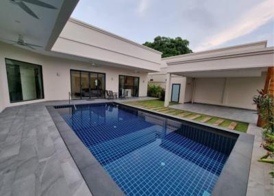 Beautiful pool villa, close to nature, convenient transportation  Location: Map Prachan, Pattaya