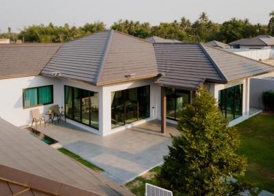 Newly built pool villa in Baan Pattaya