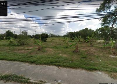 Land next to Sukhumvit Road, Na Jomtien, Pattaya for rent.