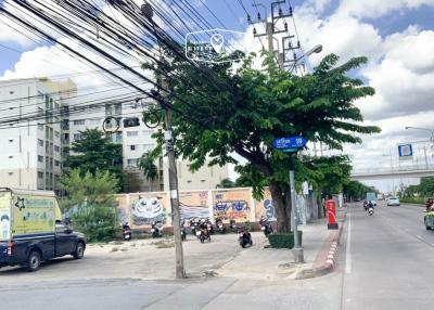 212 Sqm. Land listed for ฿ 6,360,000.