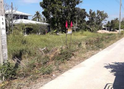 200 Sqm. Land listed for ฿ 550,000.