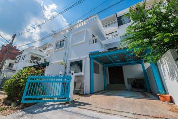 5 Bed House For Sale In North Pattaya