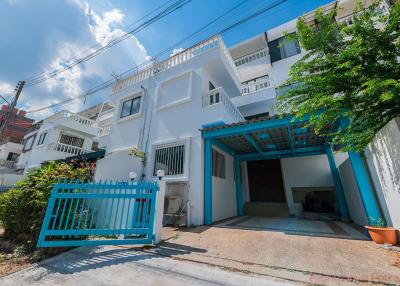 5 Bed House For Sale In North Pattaya