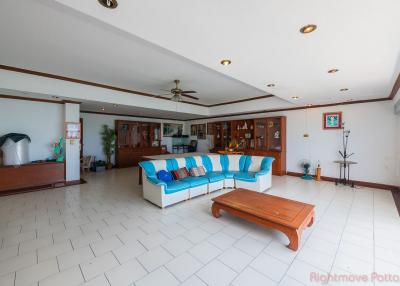 5 Bed House For Sale In North Pattaya