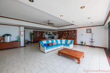 5 Bed House For Sale In North Pattaya