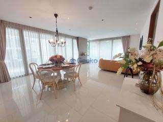 3 Bedrooms Condo in Sanctuary Wongamat C009965