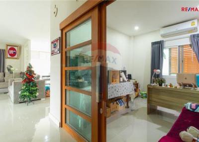 320 Sqm., 4 Beds Townhouse listed for ฿ 10,500,000.